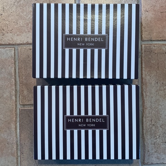 2 Henri Bendel Gift Boxes and Ribbon - Picture 2 of 10